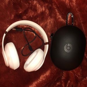 Beats studio3 wireless headphones